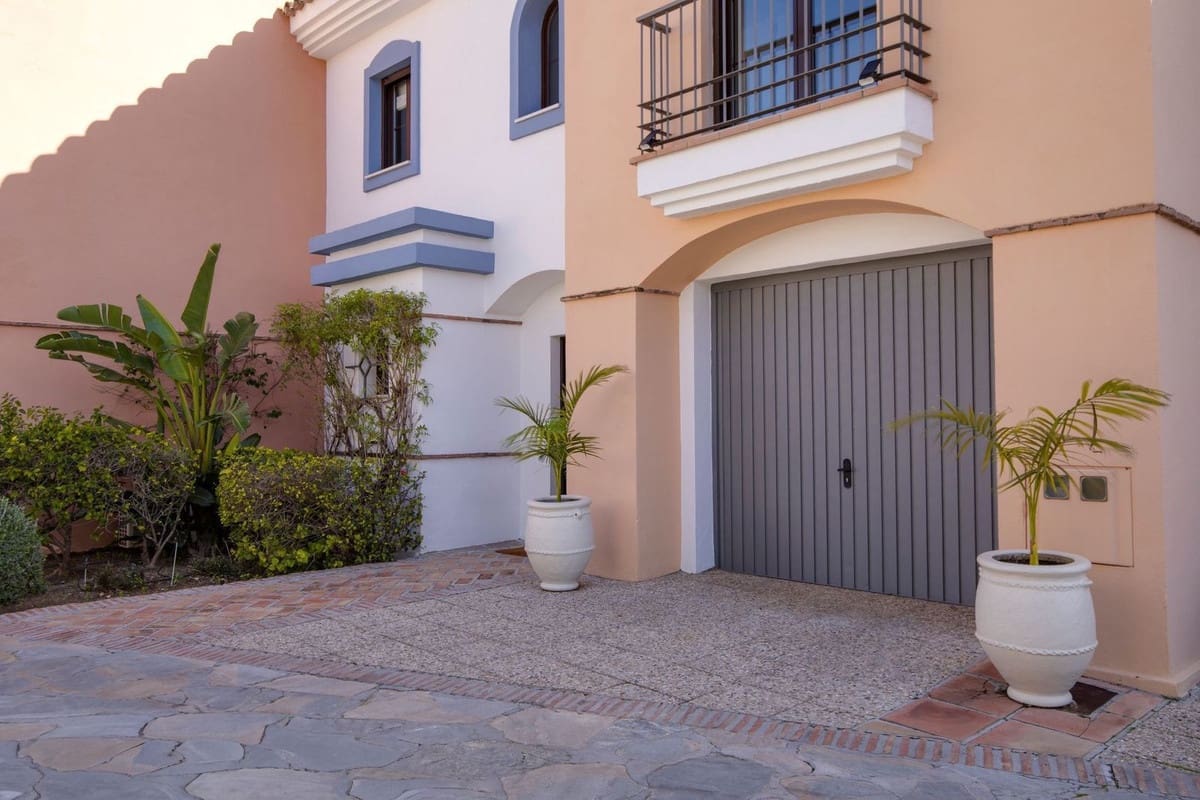 4 chambre Maison de Ville à vendre à Los Arqueros avec piscine garage - 1 050 000 € (Ref: 9581288)