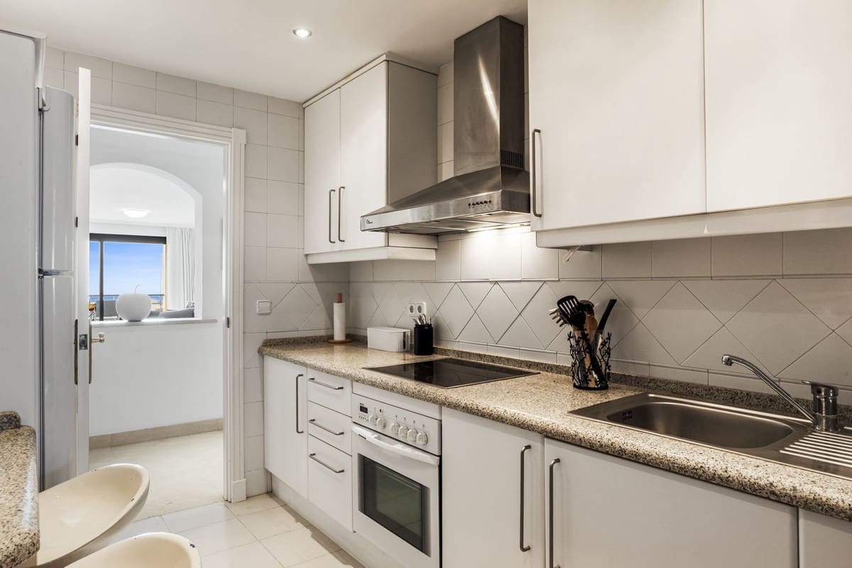 2 sovrum Lägenhet till salu i Los Arqueros med pool garage - 469 950 € (Ref: 9584673)