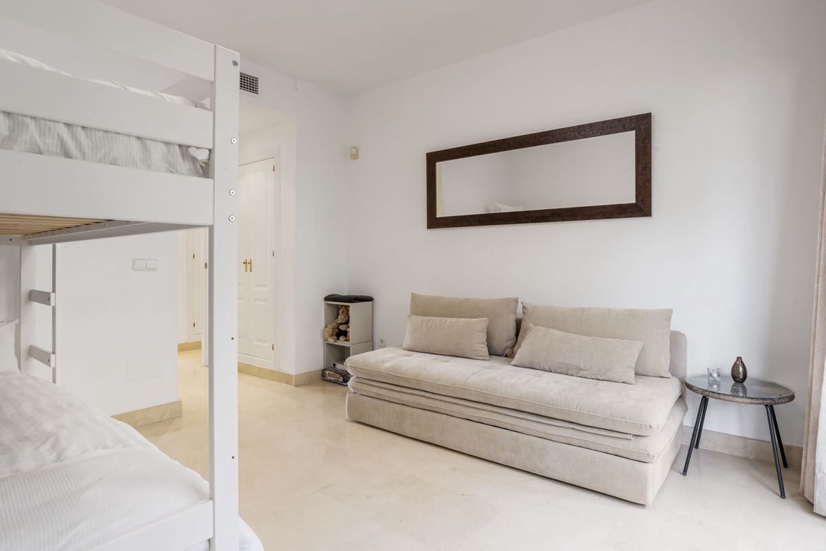 2 sovrum Lägenhet till salu i Los Arqueros med pool garage - 469 950 € (Ref: 9584673)