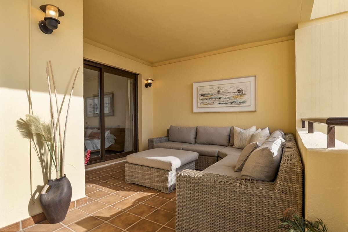 2 soveværelse Lejlighed til salg i Los Arqueros med swimmingpool garage - € 469.950 (Ref: 9584673)