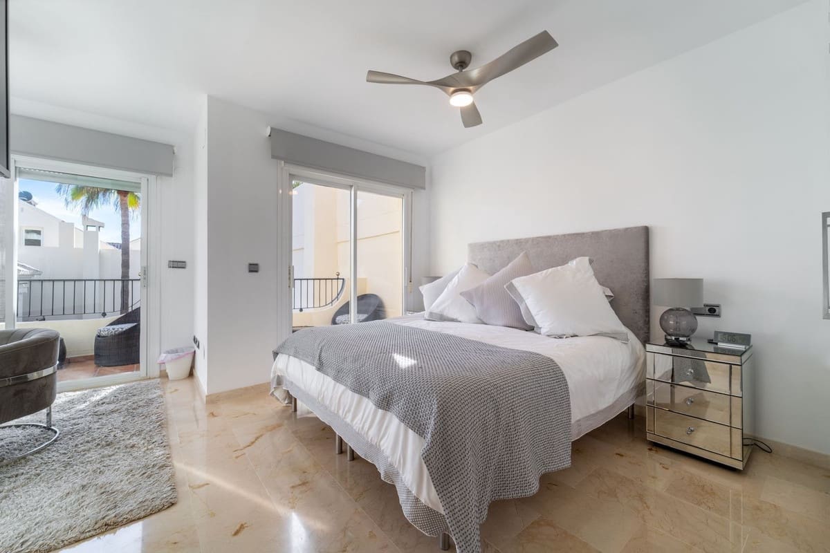 4 slaapkamer Halfvrijstaande villa te koop in Costabella met zwembad garage - € 775.000 (Ref: 9584675)