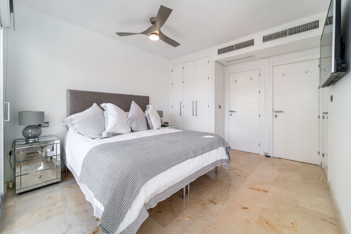 4 slaapkamer Halfvrijstaande villa te koop in Costabella met zwembad garage - € 775.000 (Ref: 9584675)