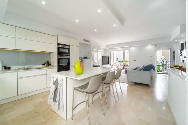 4 slaapkamer Halfvrijstaande villa te koop in Costabella, Marbella met zwembad garage - € 775.000 (Ref: 9584675)