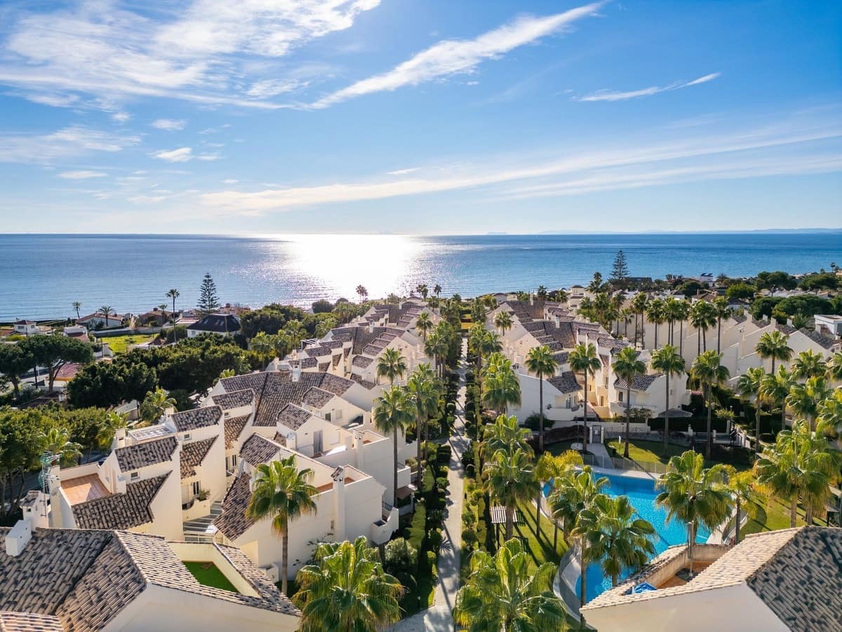 4 slaapkamer Halfvrijstaande villa te koop in Costabella met zwembad garage - € 775.000 (Ref: 9584675)