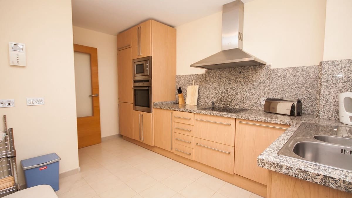 2 sypialnia Apartament na sprzedaż w La Duquesa / Puerto de la Duquesa z basenem garażem - 269 000 € (Ref: 9590391)