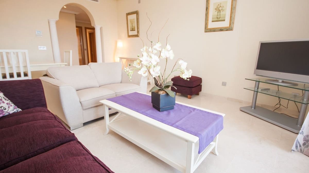 2 soveværelse Lejlighed til salg i La Duquesa / Puerto de la Duquesa med swimmingpool garage - € 269.000 (Ref: 9590391)
