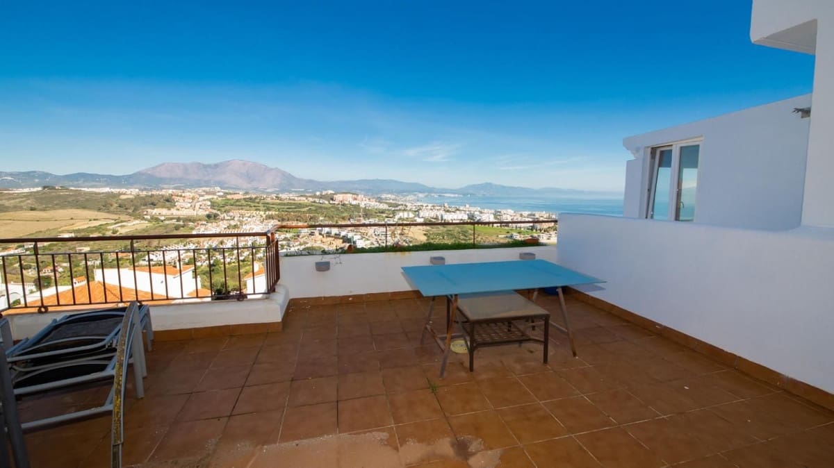 Apartamento de 2 habitaciones en La Duquesa / Puerto de la Duquesa en venta con piscina garaje - 229.950 € (Ref: 9590570)