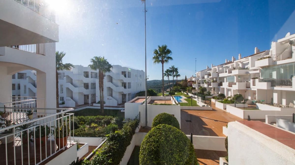 Apartamento de 2 habitaciones en La Duquesa / Puerto de la Duquesa en venta con piscina garaje - 229.950 € (Ref: 9590570)