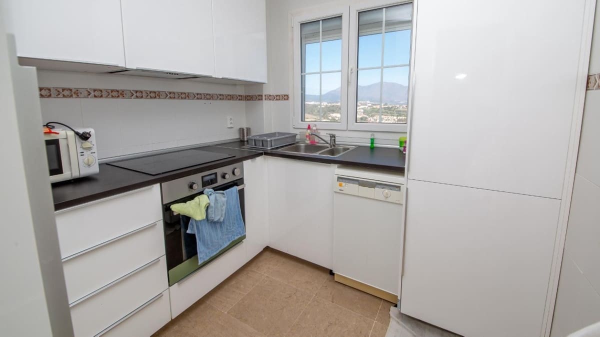 Apartamento de 2 habitaciones en La Duquesa / Puerto de la Duquesa en venta con piscina garaje - 229.950 € (Ref: 9590570)