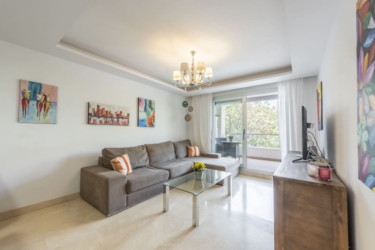 3 bedroom Apartment for sale in San Pedro de Alcantara with pool garage - € 649,000 (Ref: 9592004)