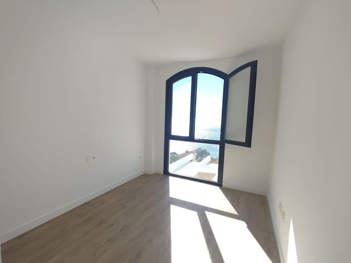 2 makuuhuone Omakotitalo myytävänä paikassa Torrox-Costa mukana uima-altaan 
autotalli - 347 000 € (Ref: 9603239)