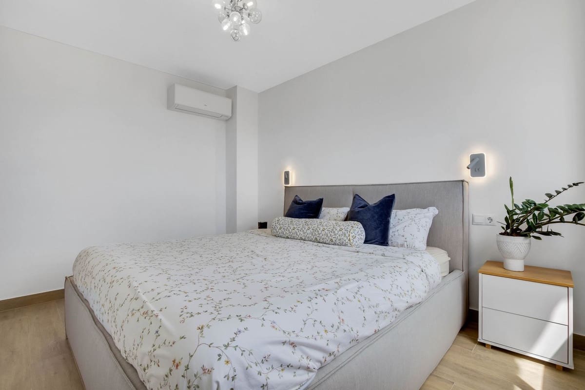 3 bedroom Apartment for sale in Torremolinos with pool garage - € 450,000 (Ref: 9603400)