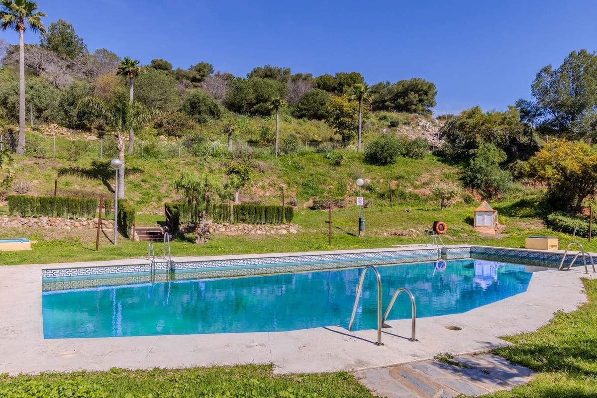 3 bedroom Apartment for sale in Torremolinos with pool garage - € 450,000 (Ref: 9603400)