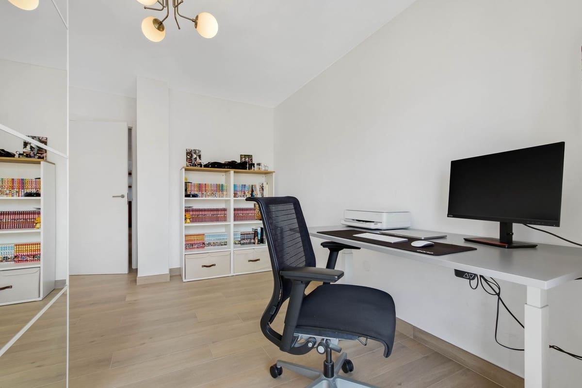 Apartamento de 3 habitaciones en Torremolinos en venta con piscina garaje - 450.000 € (Ref: 9603400)