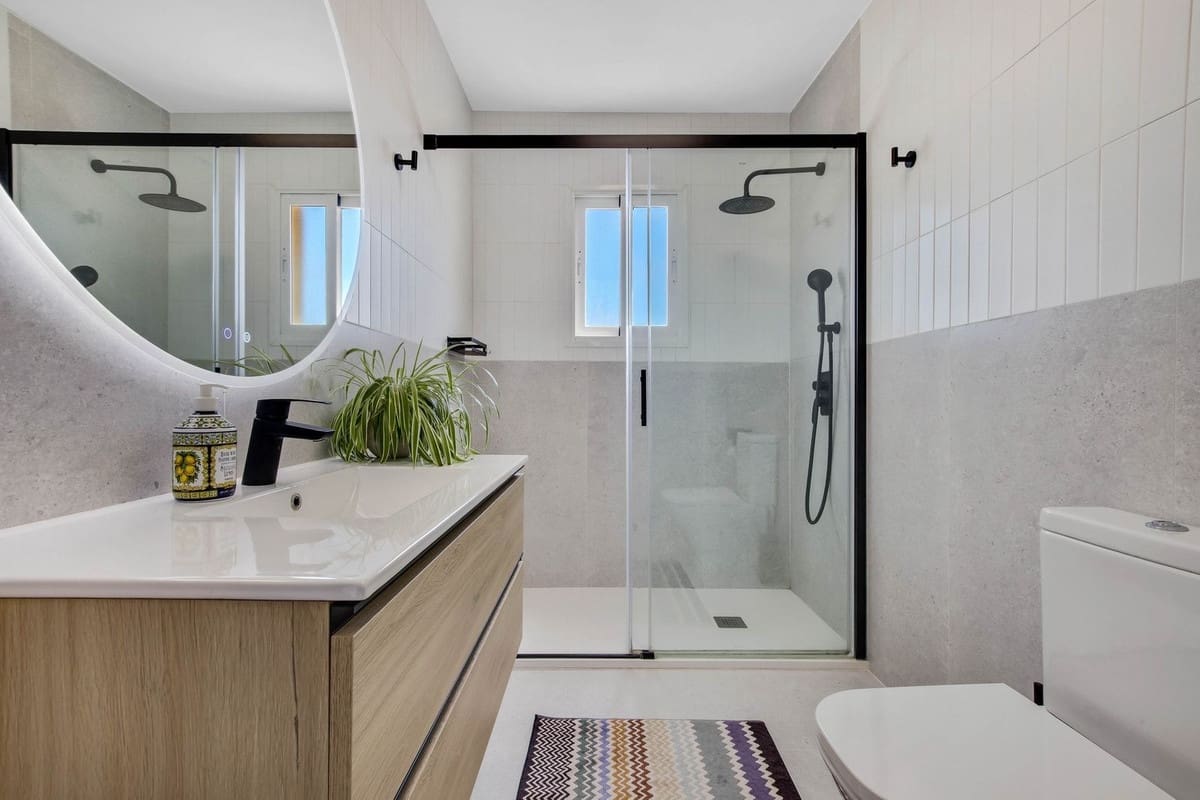 Apartamento de 3 habitaciones en Torremolinos en venta con piscina garaje - 450.000 € (Ref: 9603400)