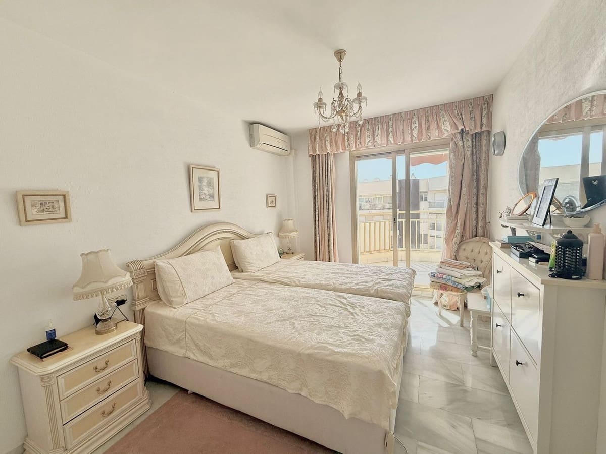 2 bedroom Penthouse for sale in Fuengirola - € 559,000 (Ref: 9603538)