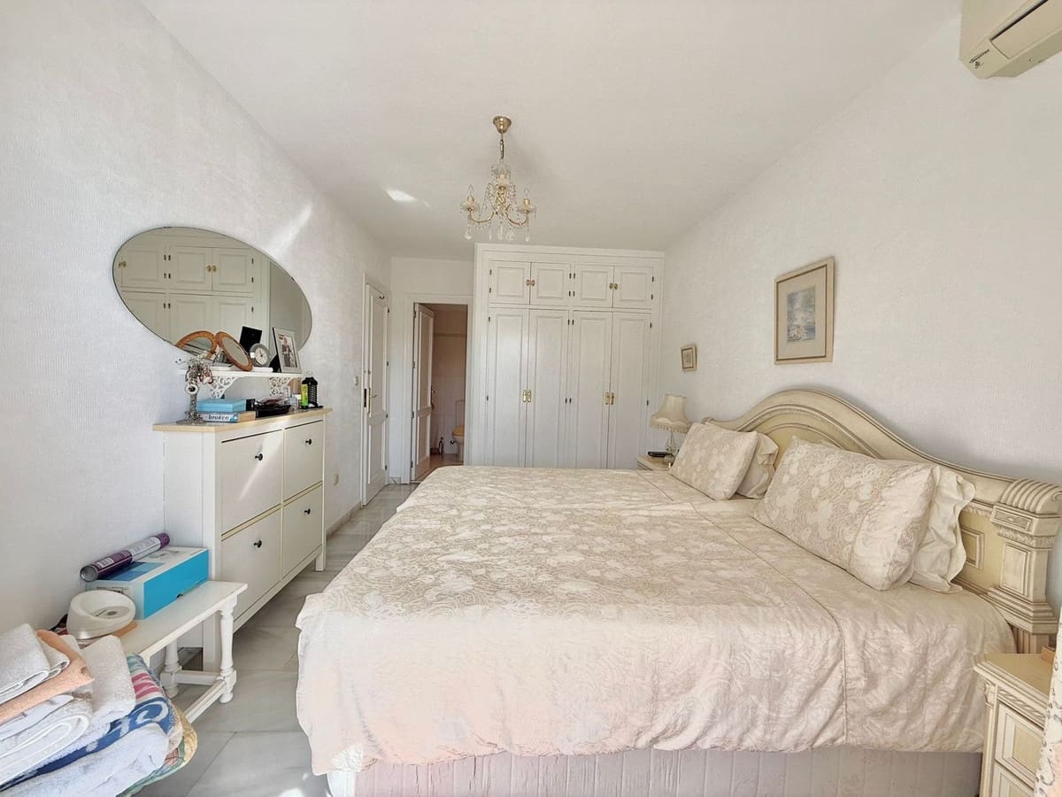 2 bedroom Penthouse for sale in Fuengirola - € 559,000 (Ref: 9603538)