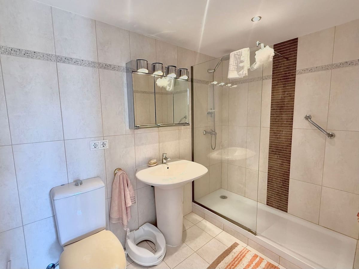2 bedroom Penthouse for sale in Fuengirola - € 559,000 (Ref: 9603538)