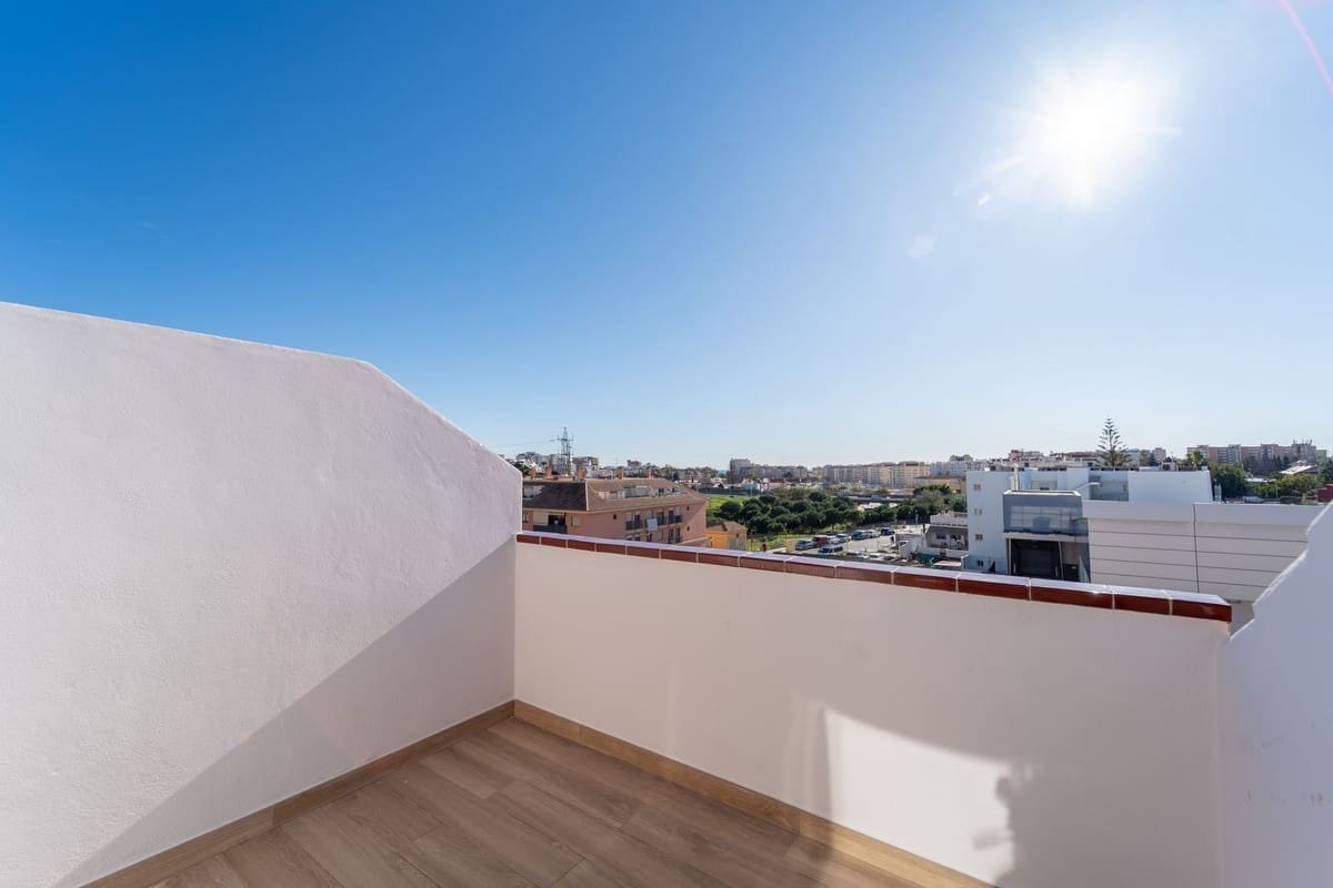3 makuuhuone Huoneisto myytävänä paikassa Fuengirola mukana uima-altaan 
autotalli - 385 000 € (Ref: 9603539)