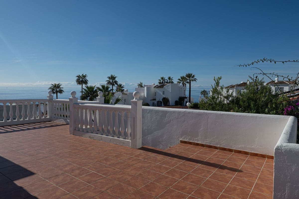 3 sypialnia Dom blizniak na sprzedaż w Mijas Costa z basenem garażem - 649 000 € (Ref: 9603656)