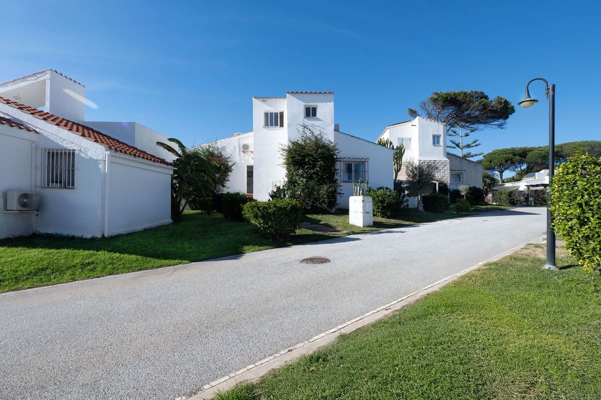 3 sypialnia Dom blizniak na sprzedaż w Mijas Costa z basenem garażem - 649 000 € (Ref: 9603656)