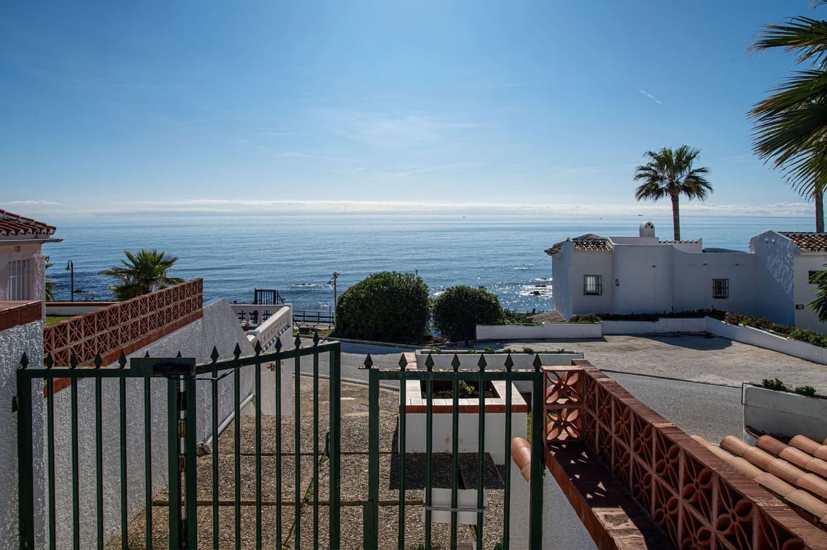 3 sypialnia Dom blizniak na sprzedaż w Mijas Costa z basenem garażem - 649 000 € (Ref: 9603656)