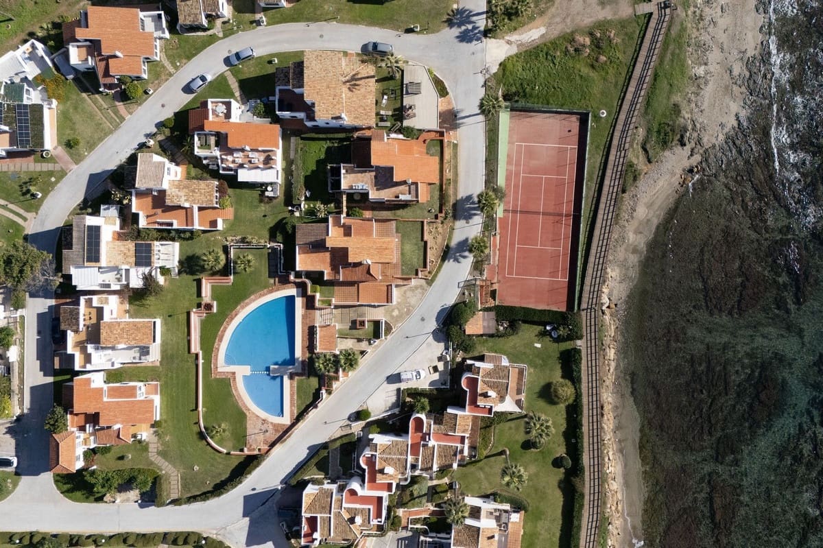 3 sypialnia Dom blizniak na sprzedaż w Mijas Costa z basenem garażem - 649 000 € (Ref: 9603656)