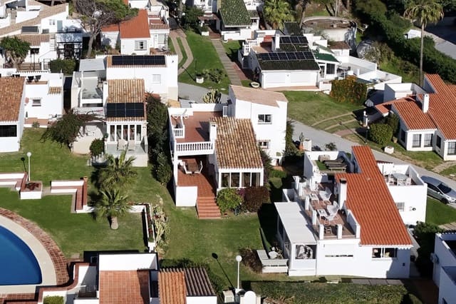 3 sypialnia Dom blizniak na sprzedaż w Mijas Costa, Mijas z basenem garażem - 649 000 € (Ref: 9603656)