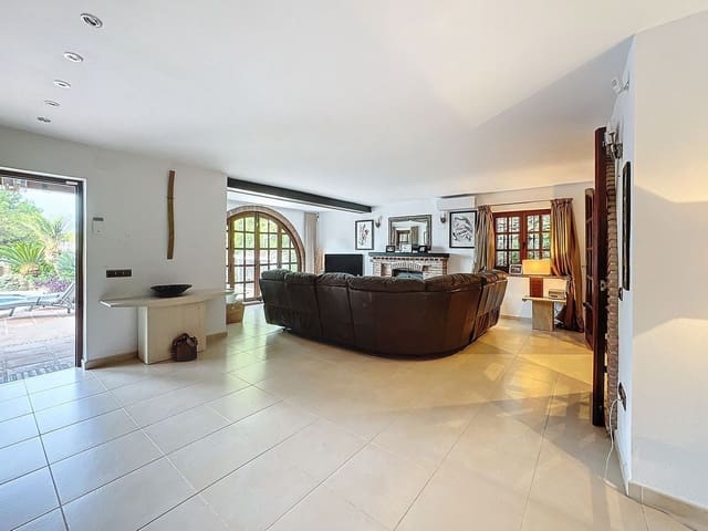 3 soveværelse Villa til salg i Mijas med swimmingpool garage - € 925.000 (Ref: 9606769)