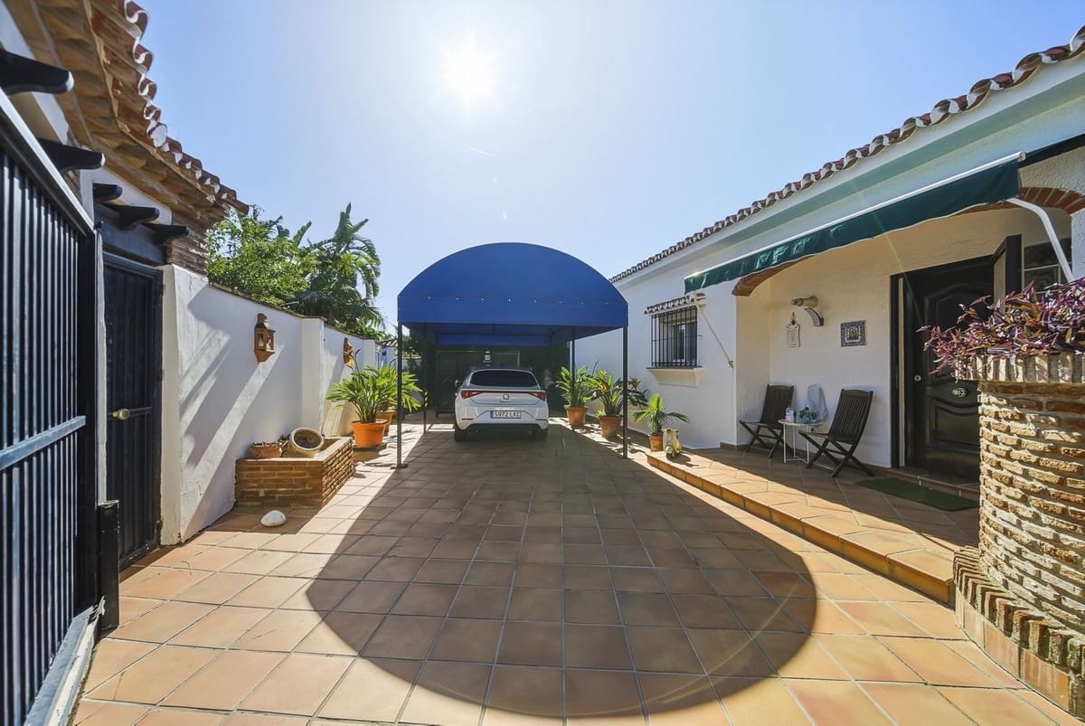 3 slaapkamer Villa te koop in Benalmadena met zwembad garage - € 795.000 (Ref: 9609603)