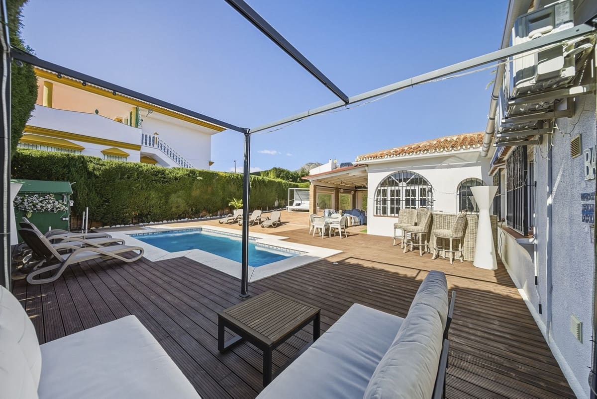 3 sypialnia Willa na sprzedaż w Benalmadena z basenem garażem - 745 000 € (Ref: 9609603)