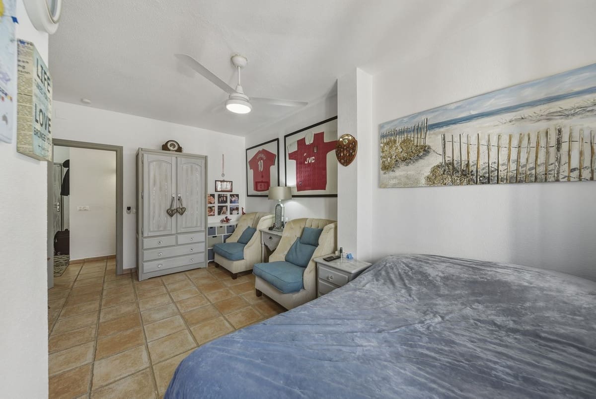 3 bedroom Villa for sale in Benalmadena with pool garage - € 745,000 (Ref: 9609603)