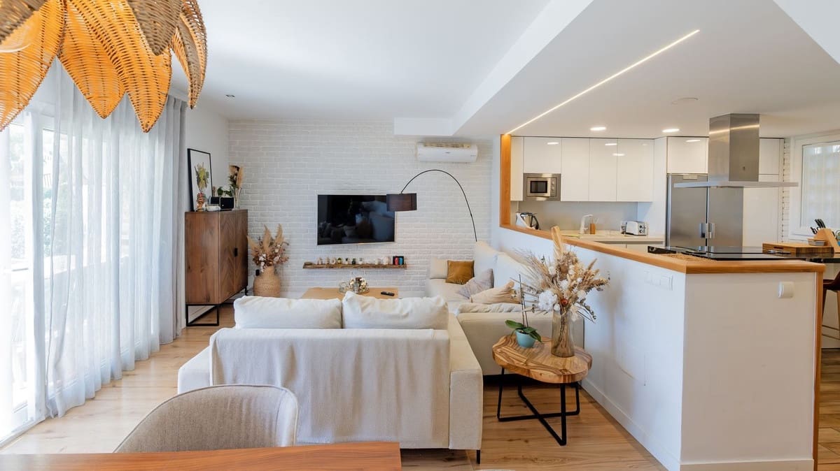 Casa de 4 habitaciones en Benalmádena en venta con piscina garaje - 675.000 € (Ref: 9614265)