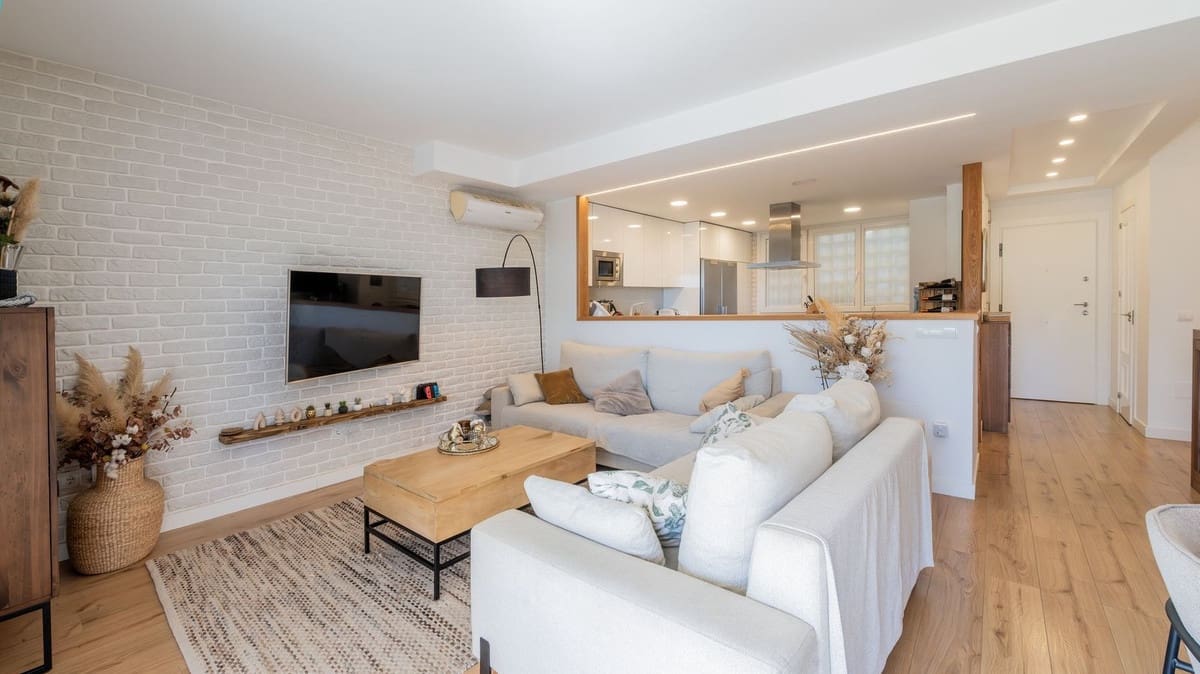 Casa de 4 habitaciones en Benalmádena en venta con piscina garaje - 675.000 € (Ref: 9614265)