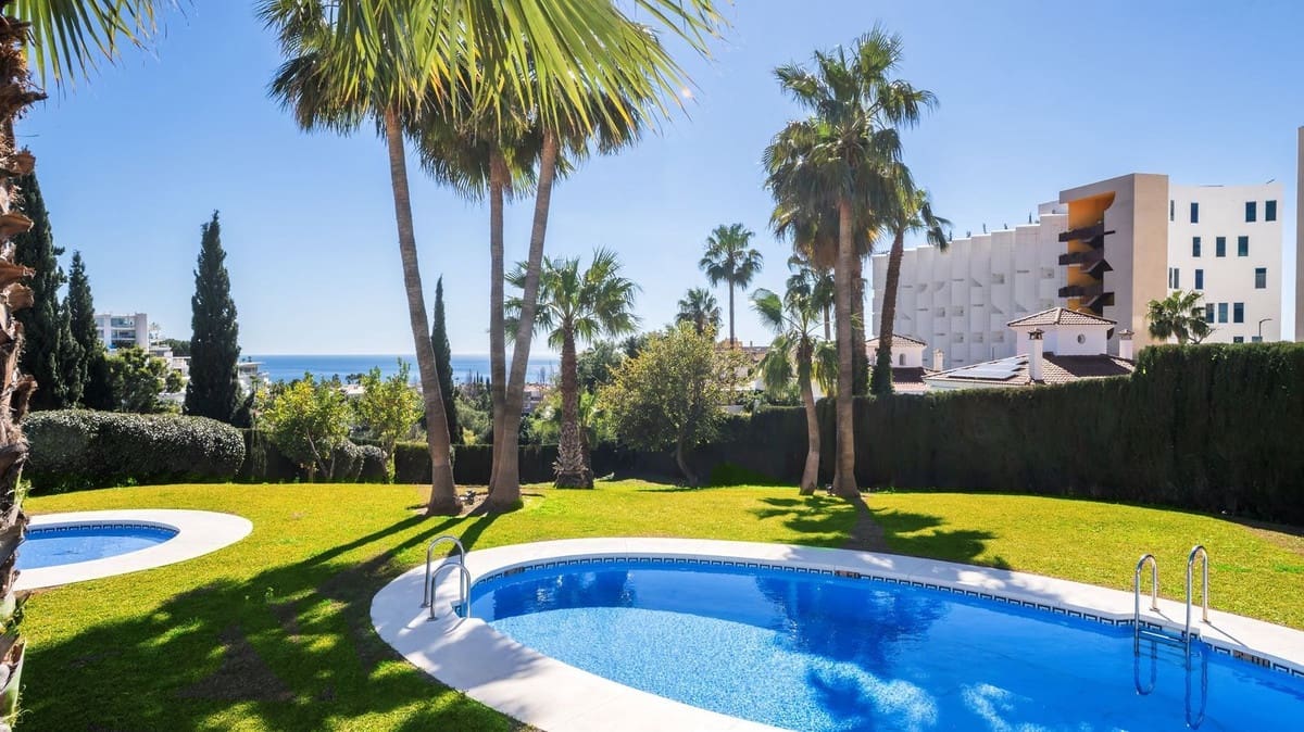 Casa de 4 habitaciones en Benalmádena en venta con piscina garaje - 675.000 € (Ref: 9614265)