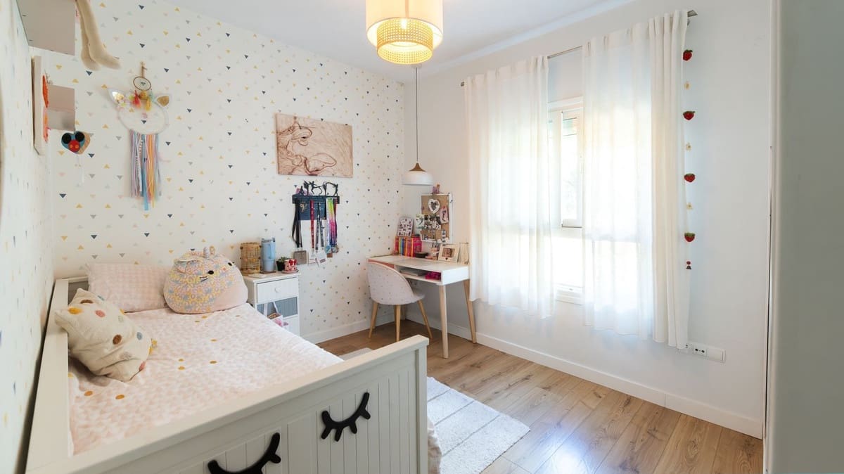 Casa de 4 habitaciones en Benalmádena en venta con piscina garaje - 675.000 € (Ref: 9614265)