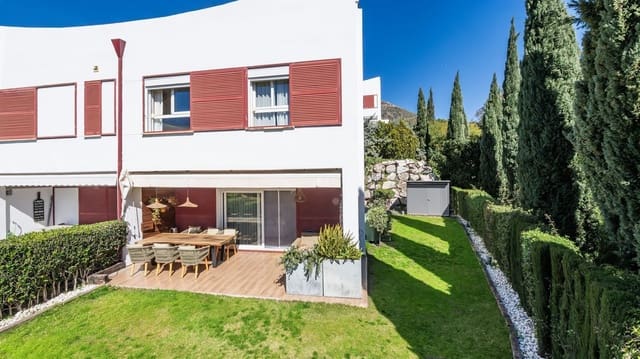 4 soveværelse Byhus til salg i Benalmádena med swimmingpool garage - € 675.000 (Ref: 9614265)