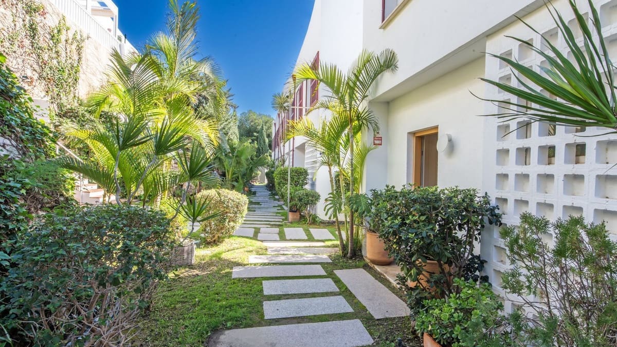 Casa de 4 habitaciones en Benalmádena en venta con piscina garaje - 675.000 € (Ref: 9614265)