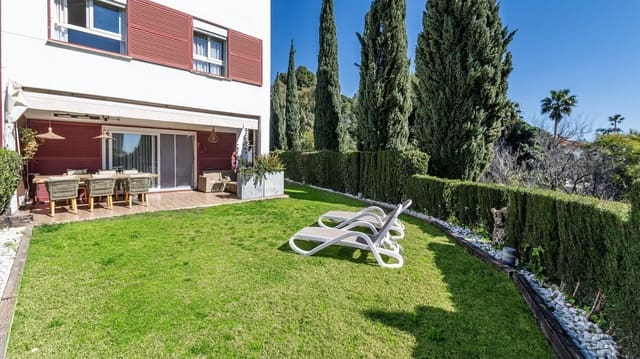 4 soveværelse Byhus til salg i Benalmádena med swimmingpool garage - € 675.000 (Ref: 9614265)
