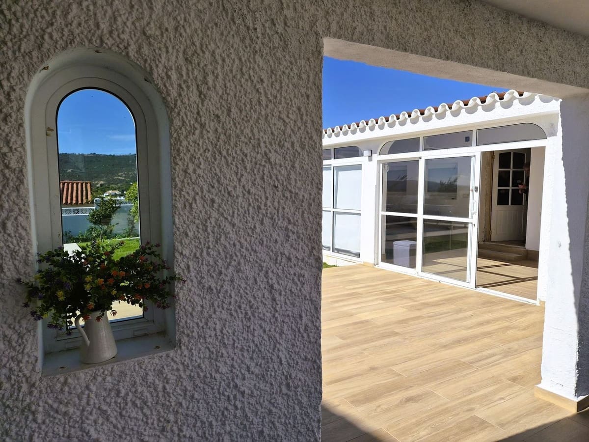 4 bedroom Villa for sale in Manilva with pool garage - € 765,000 (Ref: 9614266)