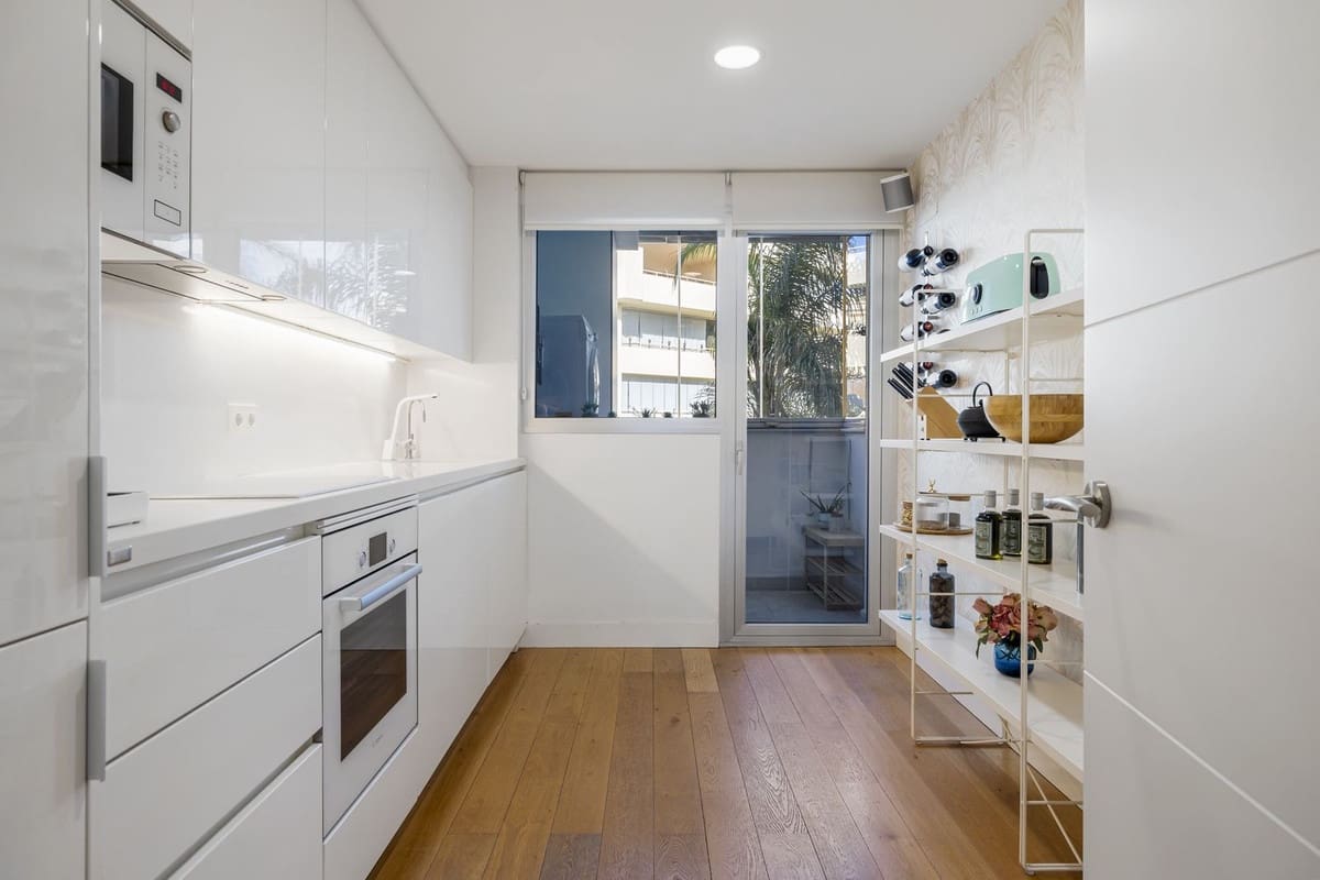 3 sypialnia Apartament na sprzedaż w Mijas Costa z basenem garażem - 649 000 € (Ref: 9626713)