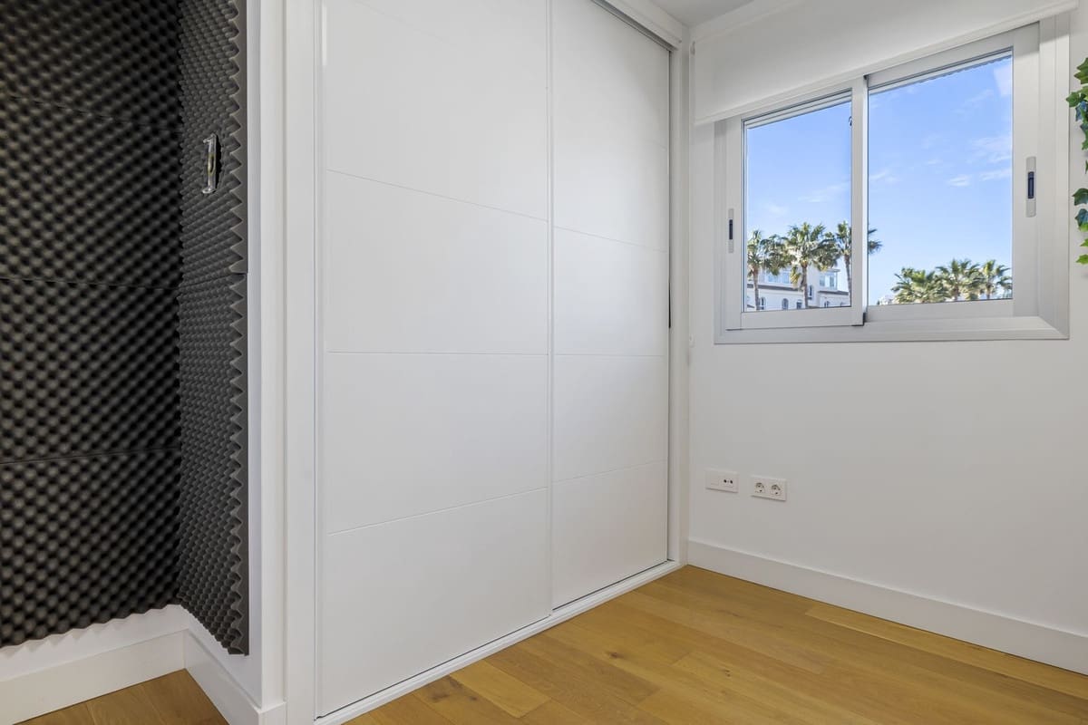 3 bedroom Apartment for sale in Mijas Costa with pool garage - € 649,000 (Ref: 9626713)