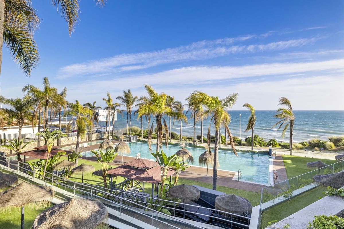 3 bedroom Apartment for sale in Mijas Costa with pool garage - € 649,000 (Ref: 9626713)