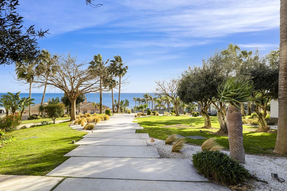 3 bedroom Apartment for sale in Mijas Costa with pool garage - € 649,000 (Ref: 9626713)