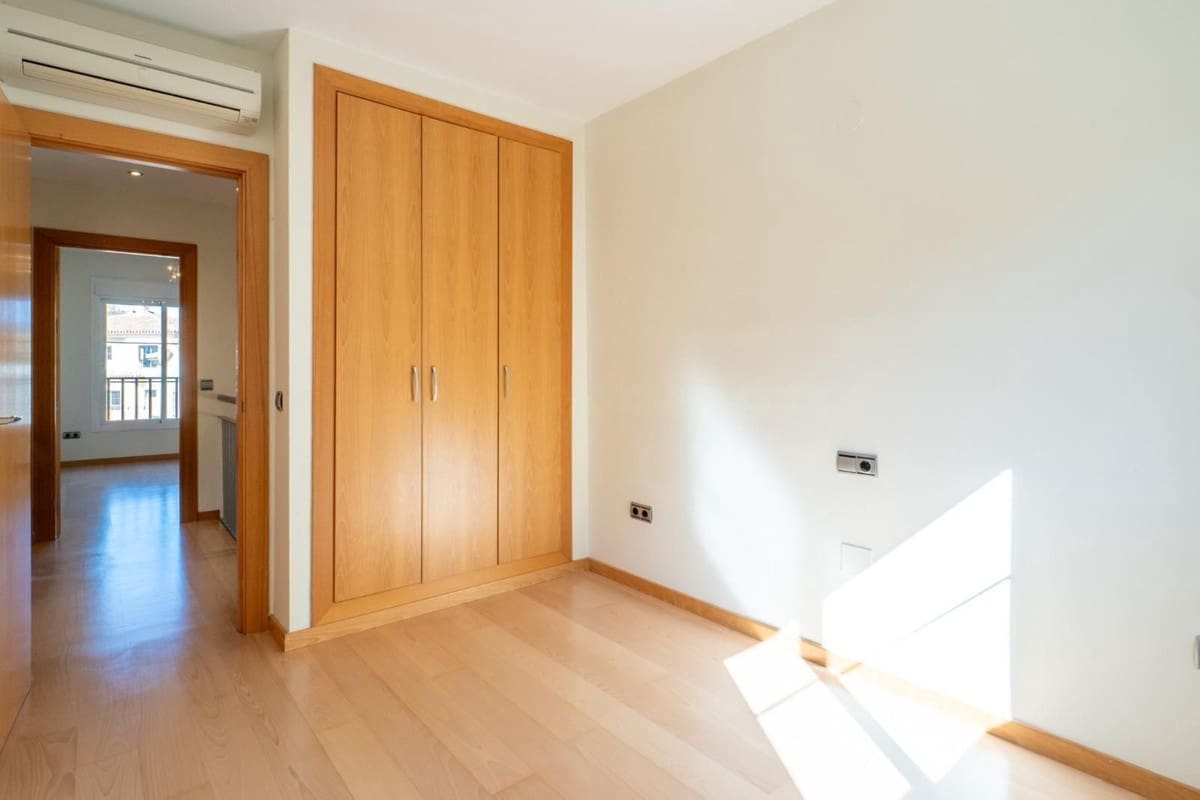 3 soveværelse Semi-Rækkehus til salg i Fuengirola med swimmingpool garage - € 735.000 (Ref: 9626714)