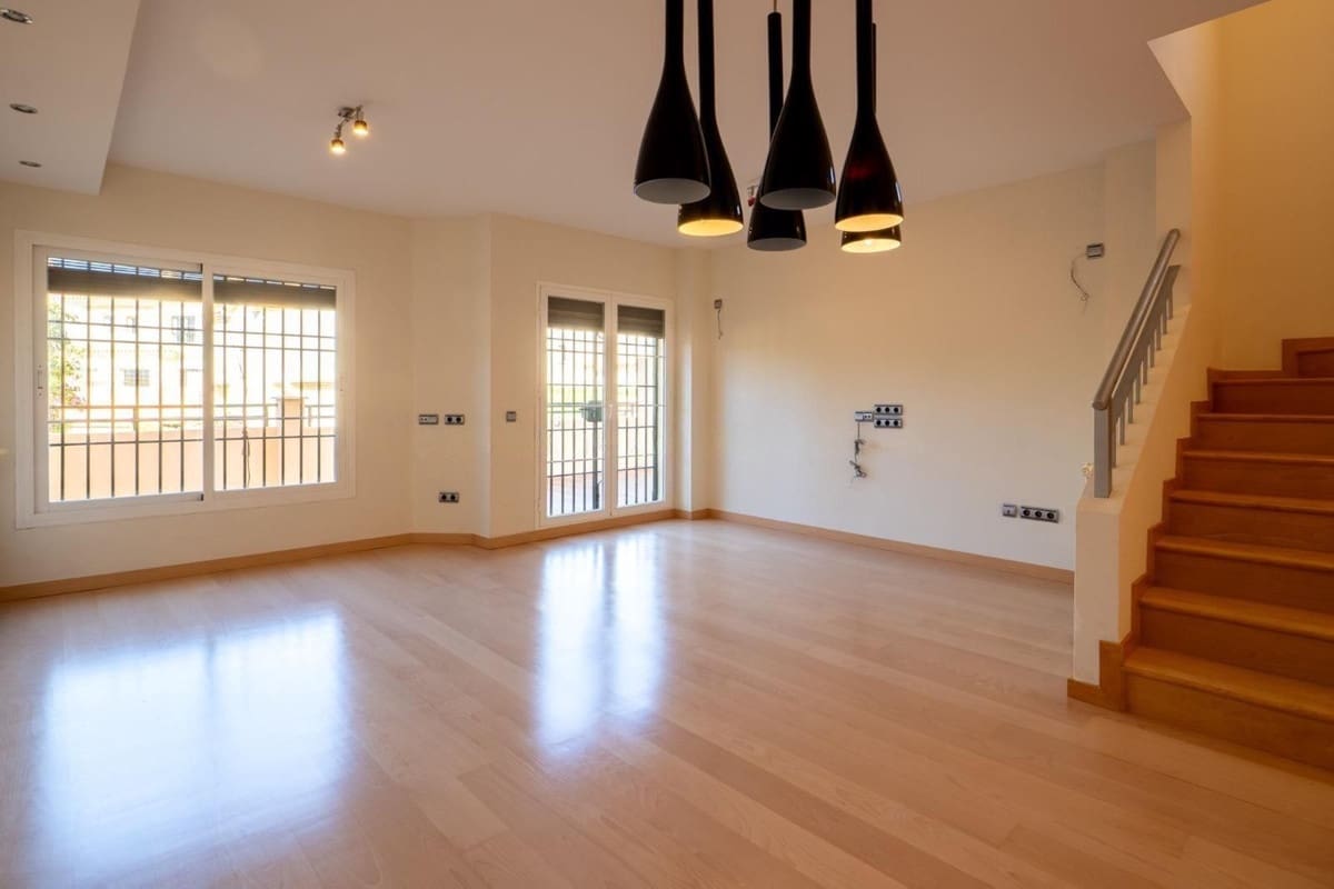 3 chambre Villa/Maison Semi-Mitoyenne à vendre à Fuengirola avec piscine garage - 715 000 € (Ref: 9626714)