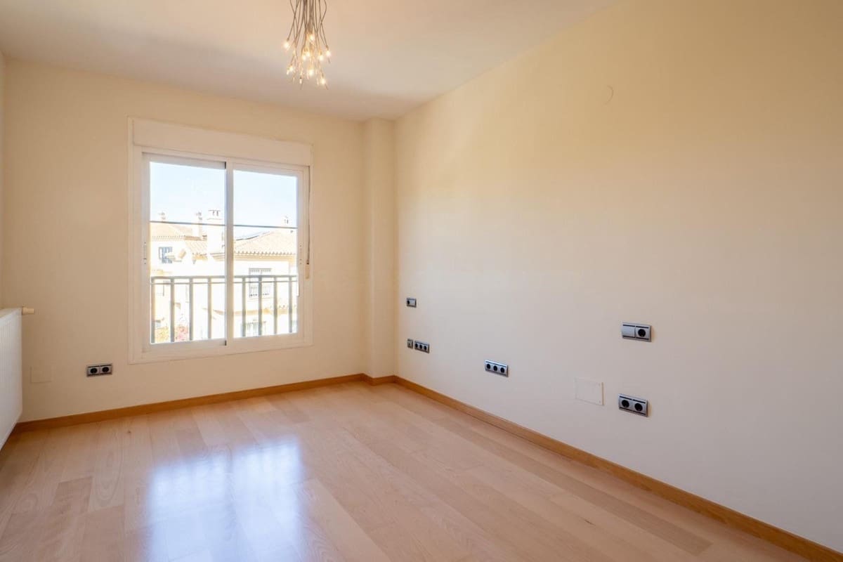 3 chambre Villa/Maison Semi-Mitoyenne à vendre à Fuengirola avec piscine garage - 715 000 € (Ref: 9626714)