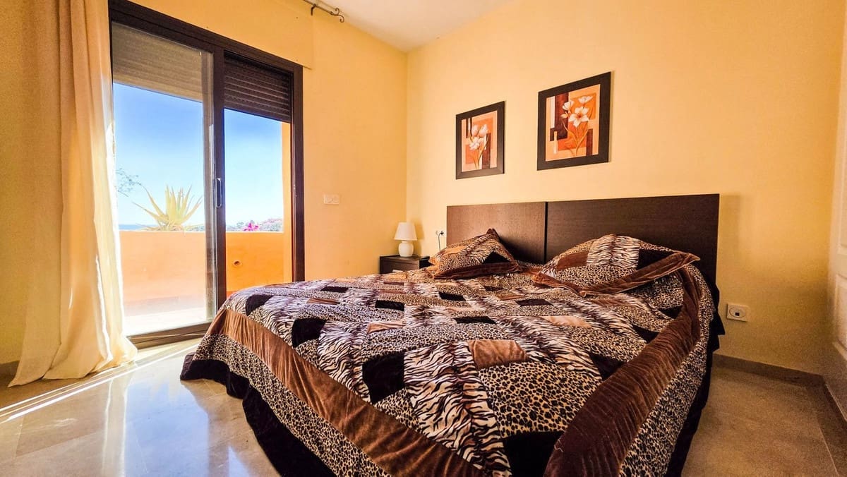 3 soverom Penthouse til salgs i La Duquesa / Puerto de la Duquesa med svømmebasseng garasje - € 495 000 (Ref: 9626715)