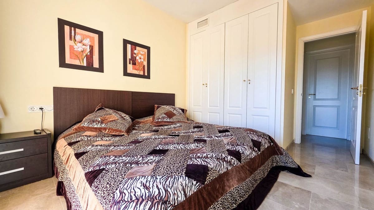 3 bedroom Penthouse for sale in La Duquesa / Puerto de la Duquesa with pool garage - € 495,000 (Ref: 9626715)