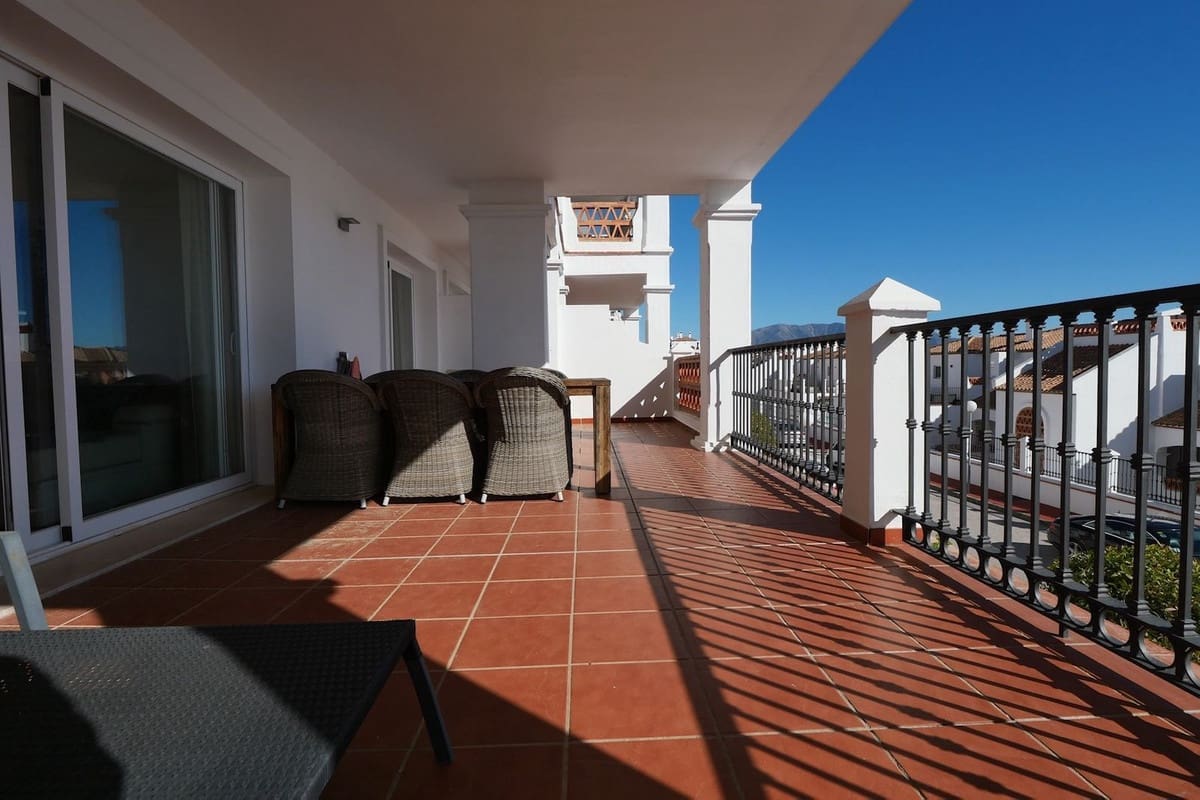 Apartamento de 2 habitaciones en Calahonda en venta con piscina garaje - 338.000 € (Ref: 9628033)